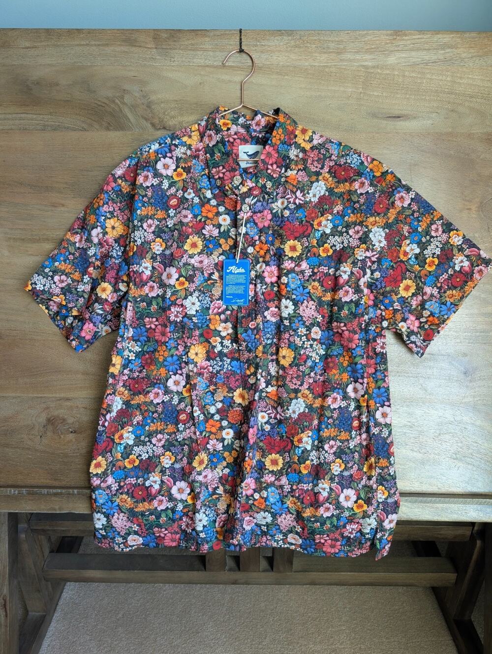 NWT Yiume Hawaiian Shirt Mens L Multi Floral Short Sleeve Collared Button Down